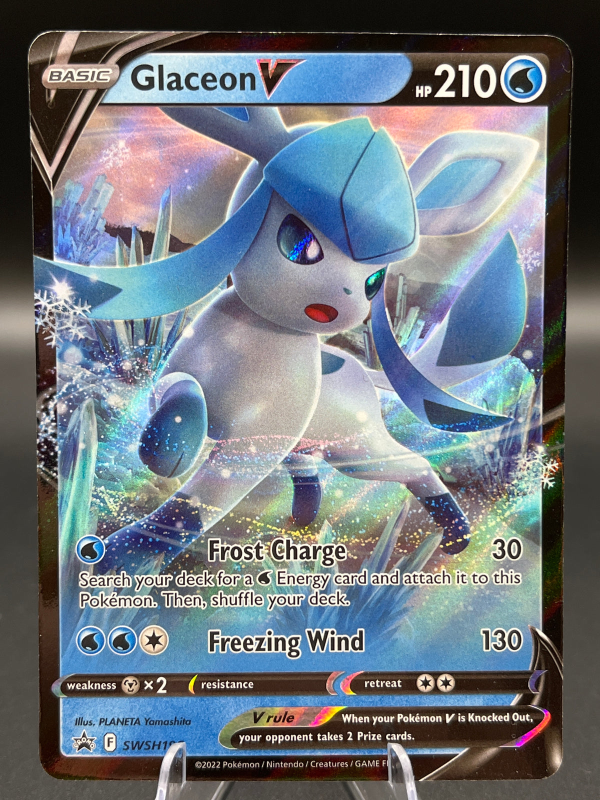 Pokémon TCG: 2022 Glaceon V - SWSH196 - SWSH: Sword & Shield Promo Cards