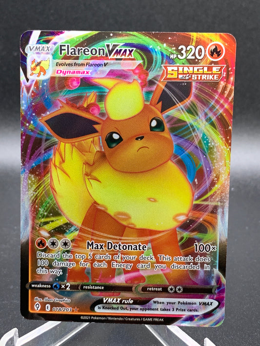 Pokémon TCG: 2021 Flareon VMAX 018/203 SWSH: Evolving Skies