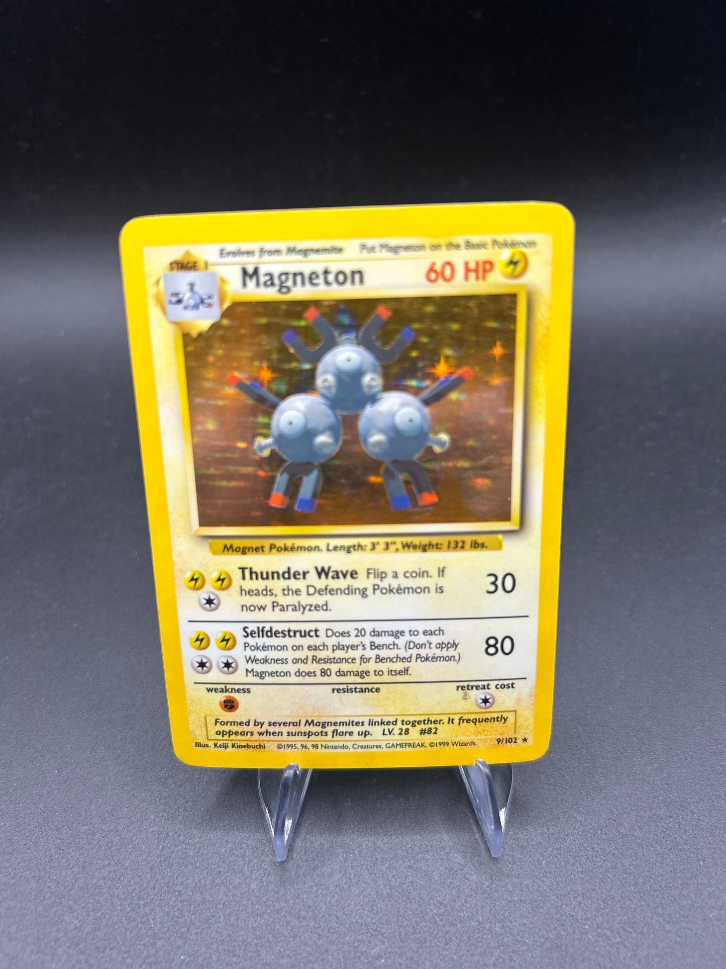 Pokemon TCG - Magneton - Base Set - 9/102 - DMG