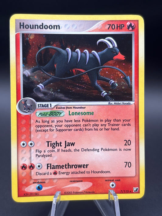 Pokémon TCG: 2005 Houndoom 7/115 Unseen Forces Holo