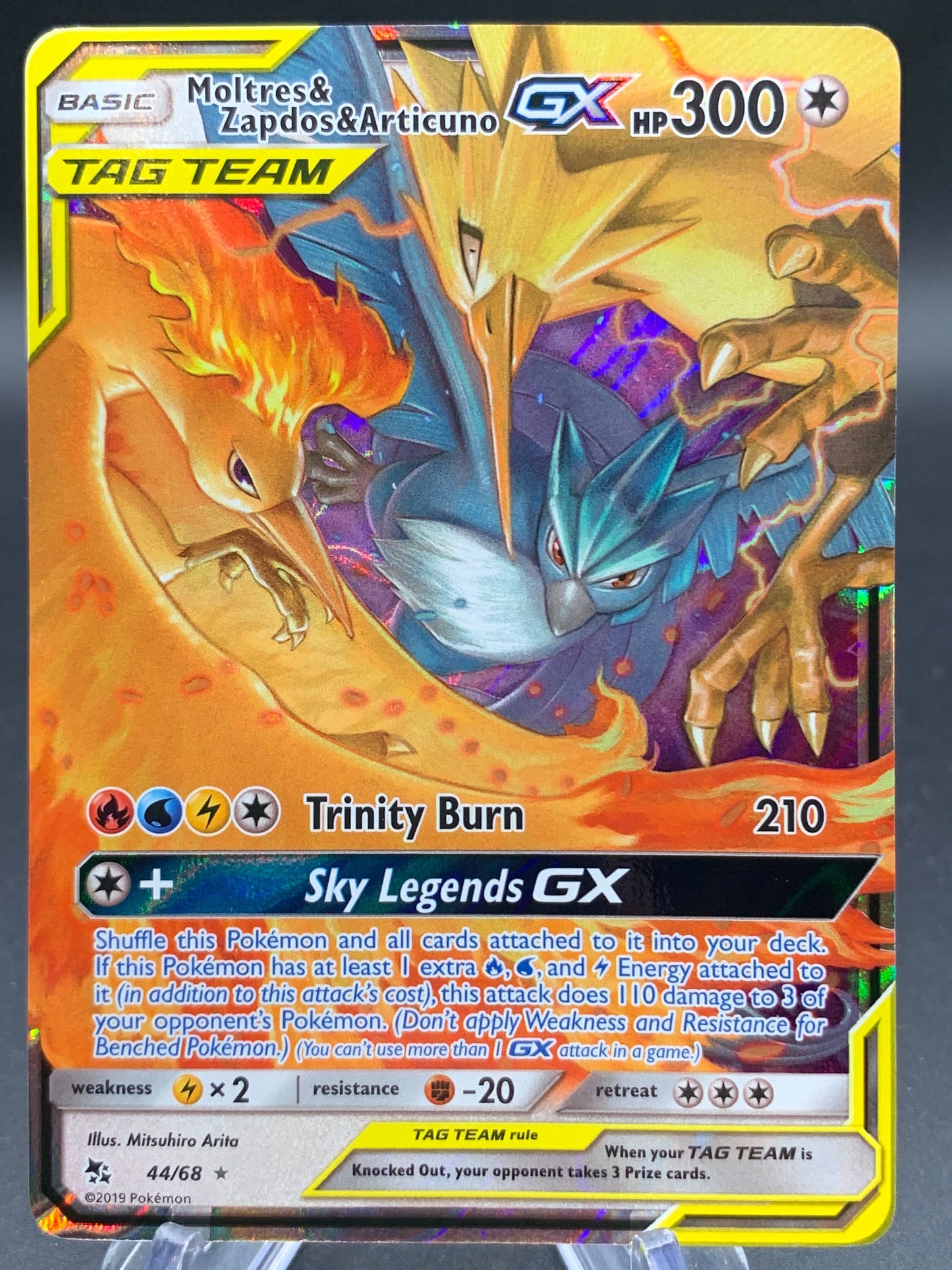 Pokémon TCG: 2019 Moltres & Zapdos & Articuno GX - 44/68 - Hidden Fates