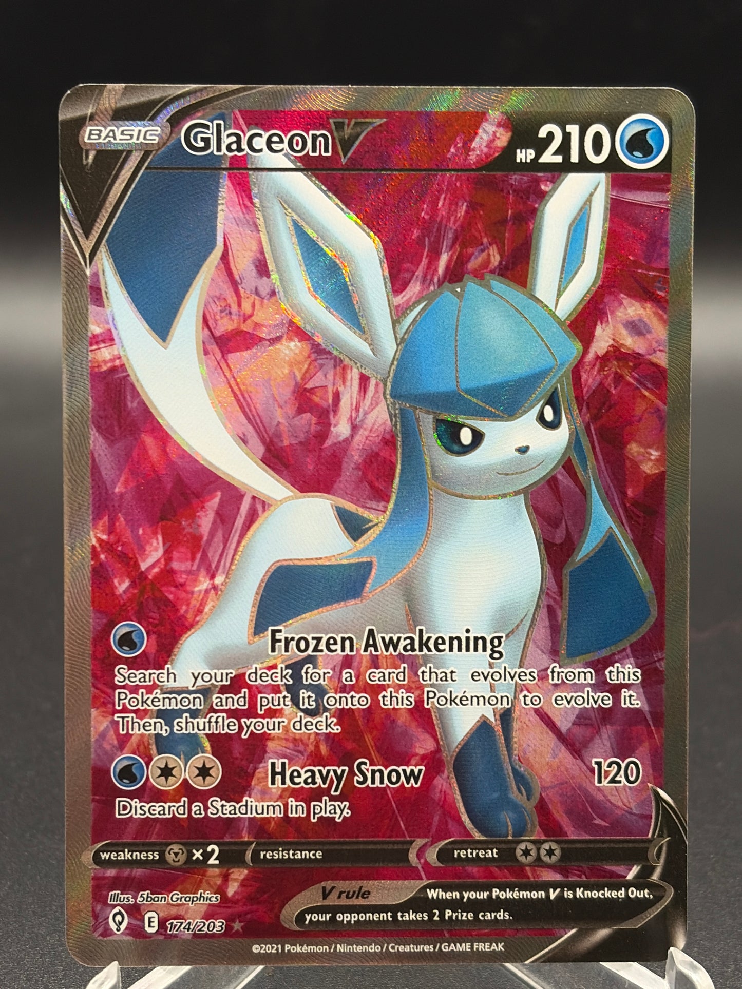 Pokémon TCG: 2021 Glaceon V - 174/203 - SWSH07: Evolving Skies