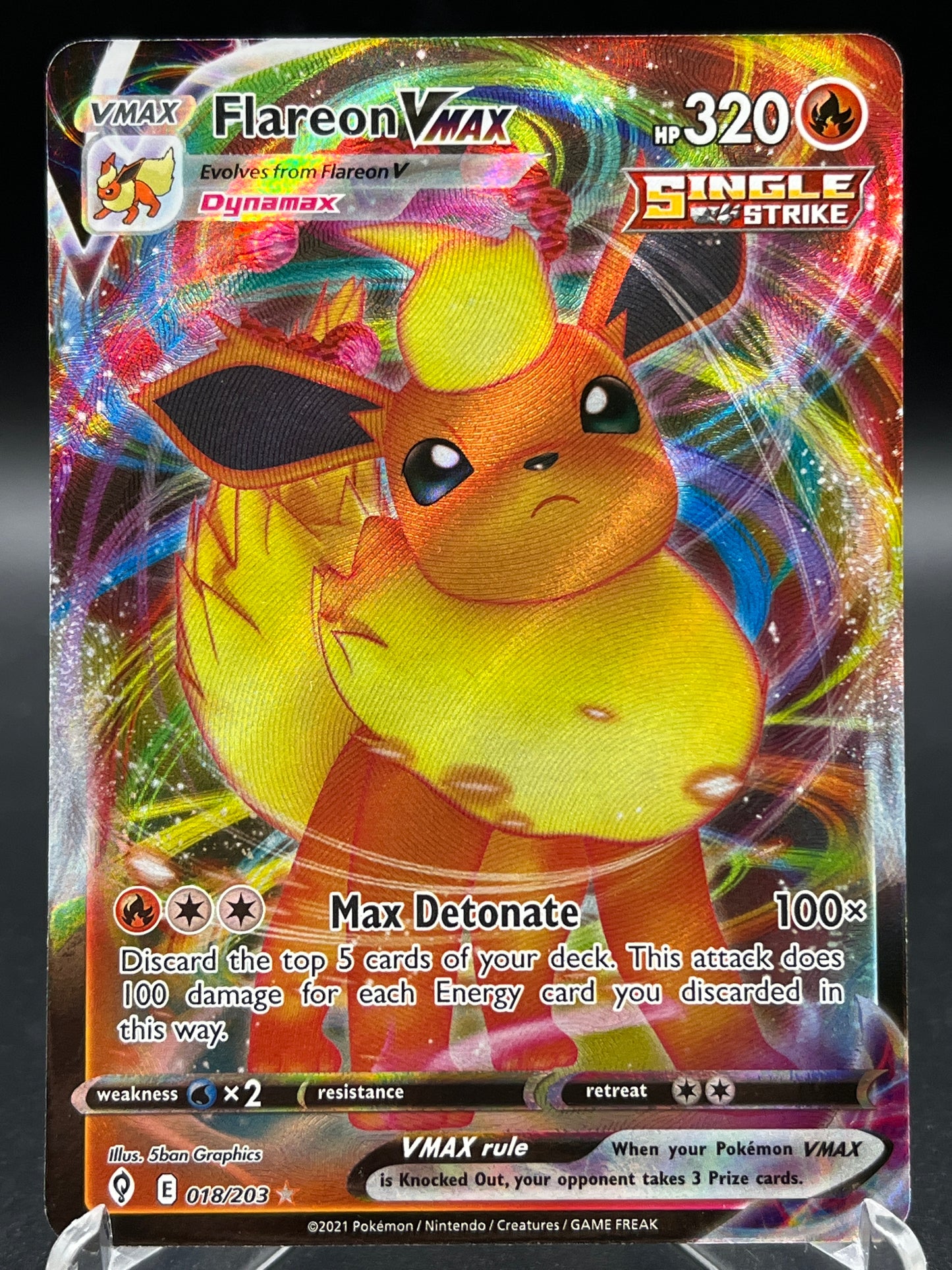 Pokémon TCG: 2021 - Flareon VMAX - 018/203 - SWSH: Evolving Skies
