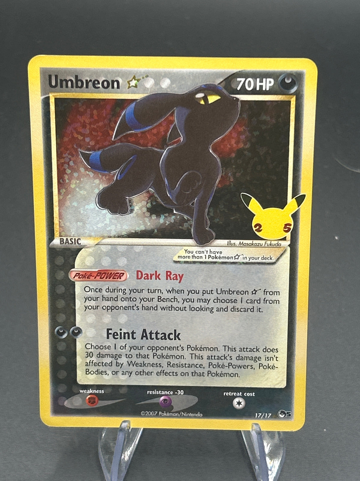 Pokémon TCG: 2021 Umbreon 17/17 Celebrations Classic Collection