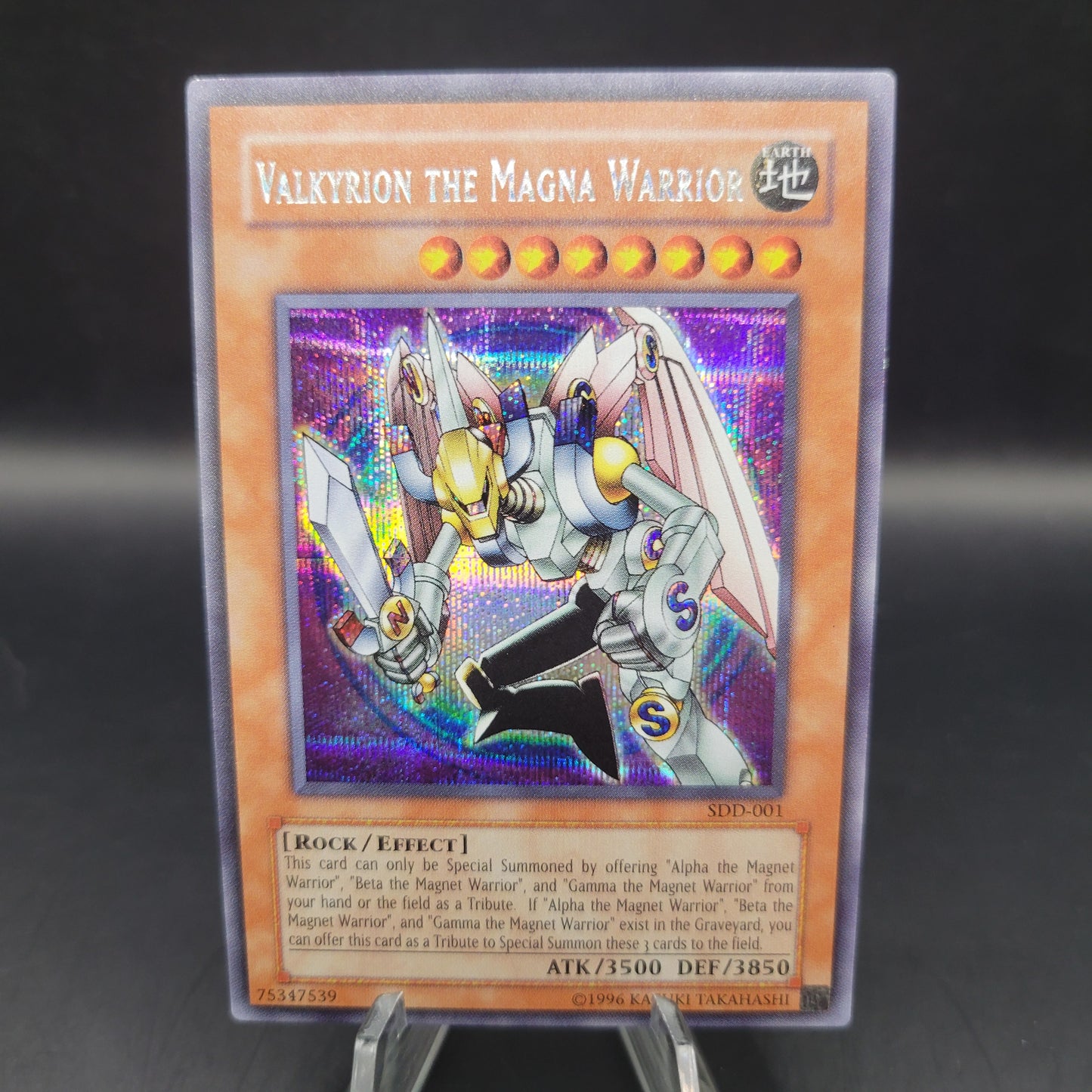 Yu-Gi-Oh! TCG: Valkyrion the Magna Warrior SDD-001